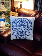 Custom Lion Cushion 2 Colors (JUMBO in Mosaic Crochet)